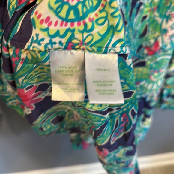 Lilly Pulitzer | "Isla Trunk Show" silk blouse Size Small EUC - Picture 6 of 7